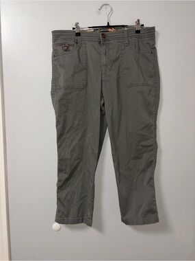 One5One Olive Green Cargo Utility Patch Pocket Cropped Capri Pants Women’s 16